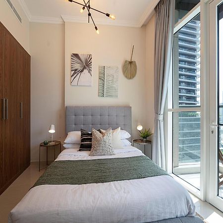 Luxe Apartments Near Dubai Mall Burj Khalifa Pool Gym Parking المظهر الخارجي الصورة