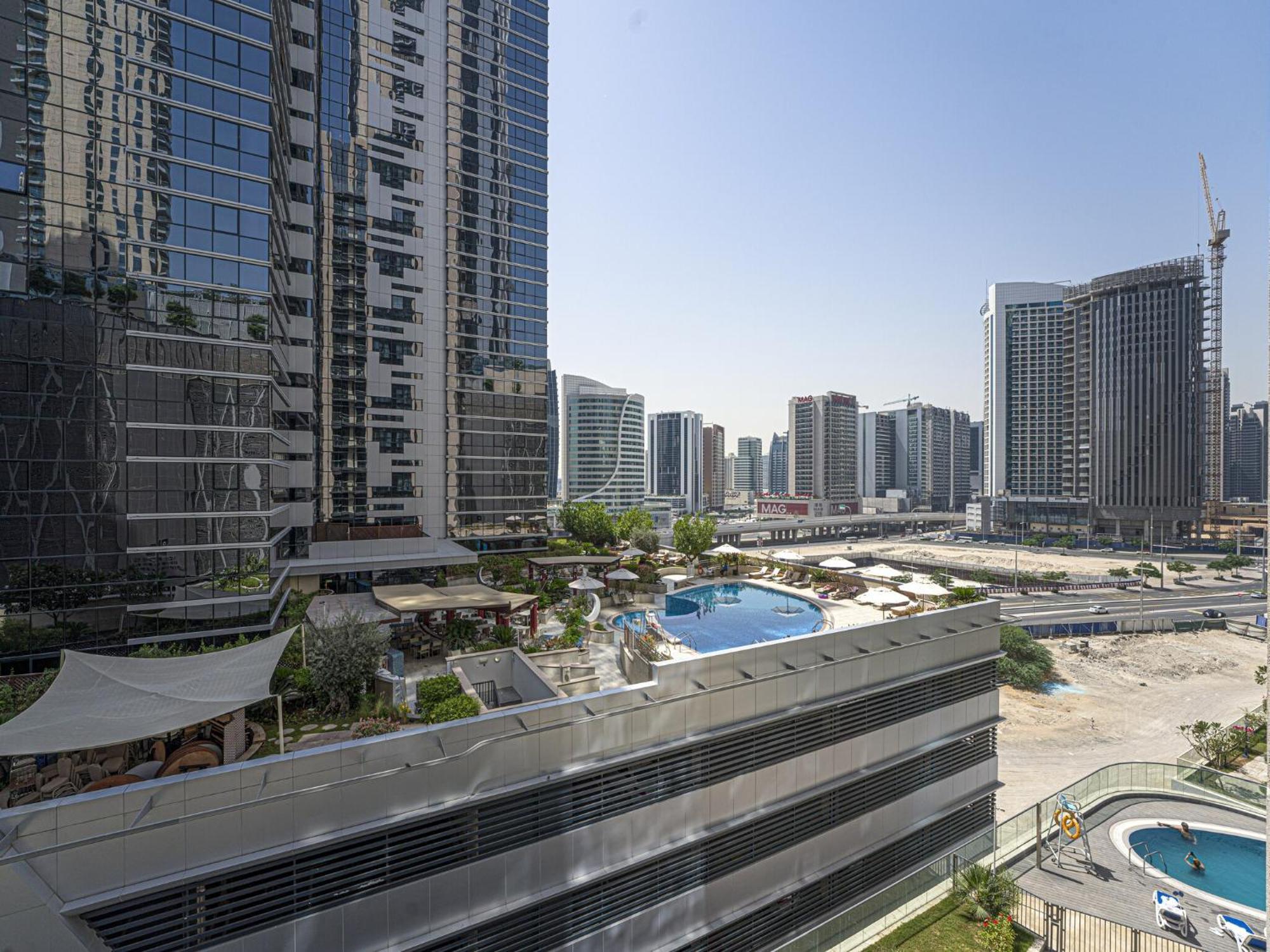 Luxe Apartments Near Dubai Mall Burj Khalifa Pool Gym Parking المظهر الخارجي الصورة