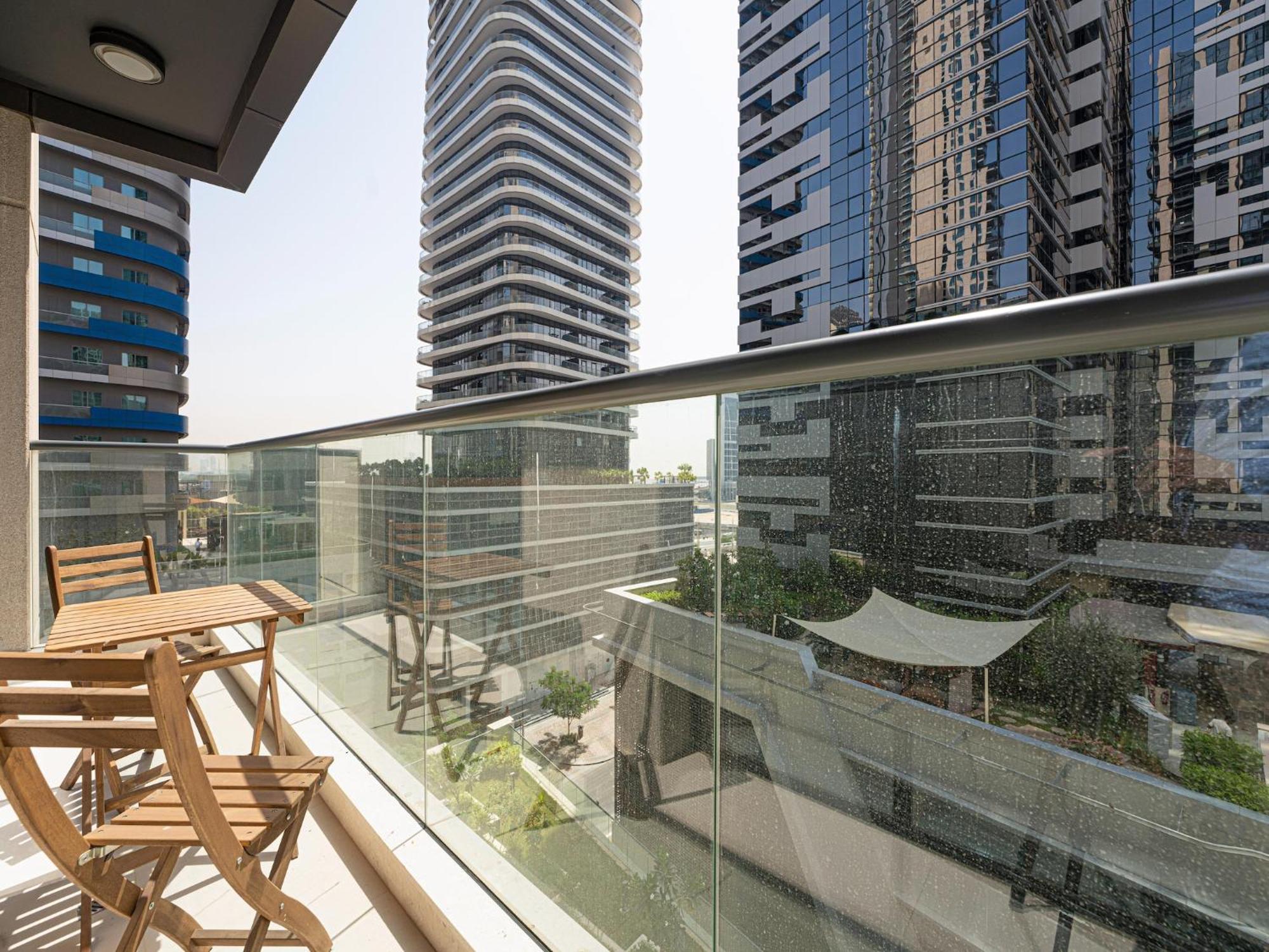 Luxe Apartments Near Dubai Mall Burj Khalifa Pool Gym Parking المظهر الخارجي الصورة