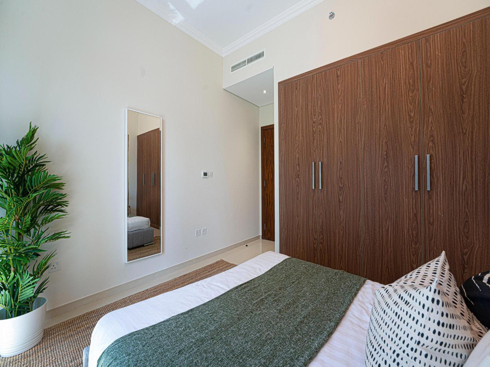 Luxe Apartments Near Dubai Mall Burj Khalifa Pool Gym Parking المظهر الخارجي الصورة